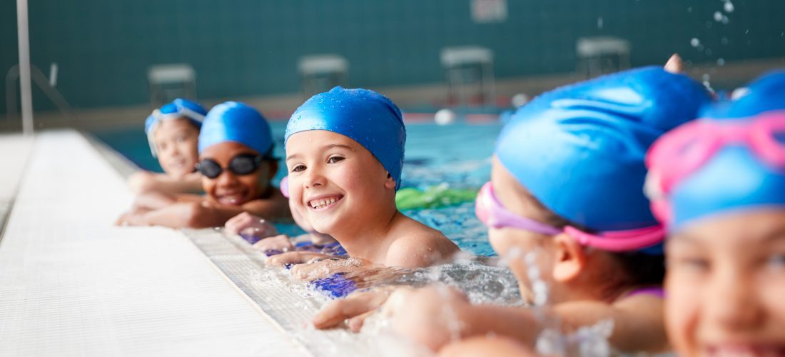 deti v bazéne